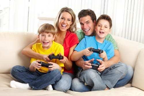 5 Good Games Parents And Their Families Can Consistently Play At Home To Revive Their Families